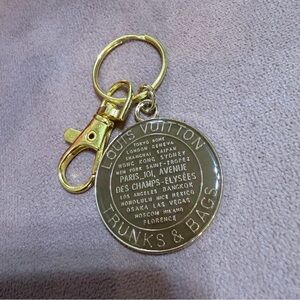 Upcycled keychain LV brown Gold Round Key Charm
